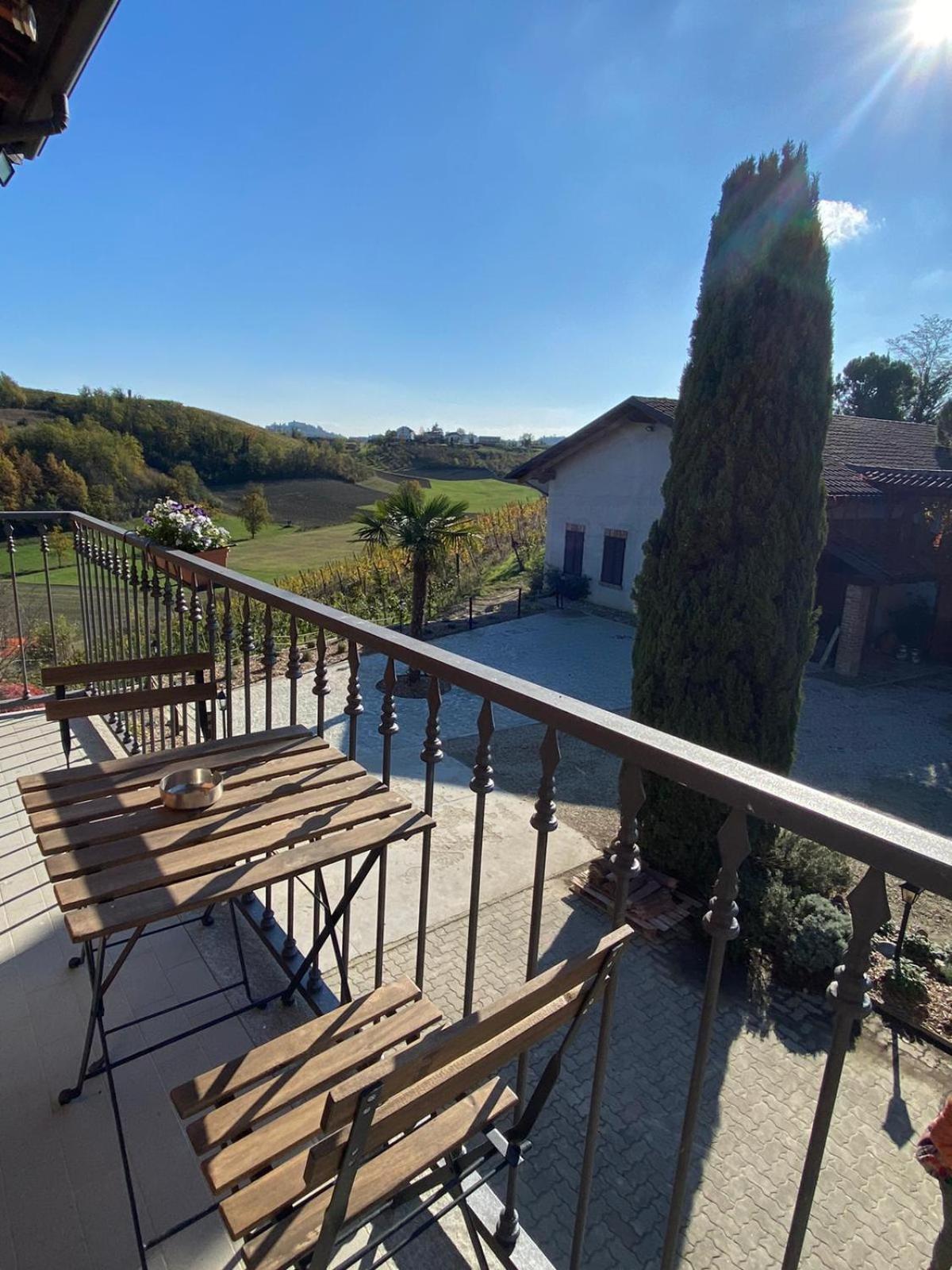 Tenuta Agricola La Cava- Cantina E Agriturismo San Damiano dʼAsti Exterior foto