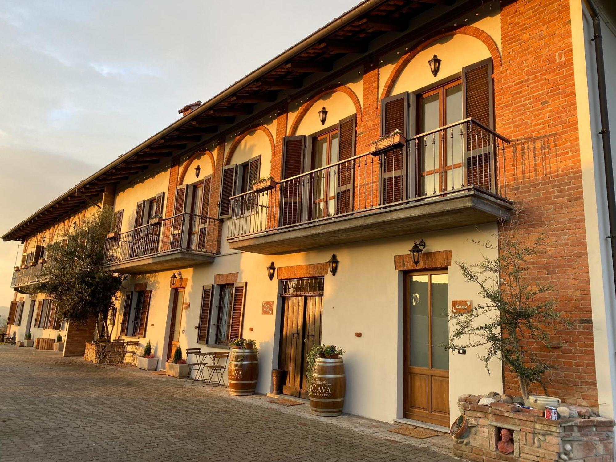 Tenuta Agricola La Cava- Cantina E Agriturismo San Damiano dʼAsti Exterior foto